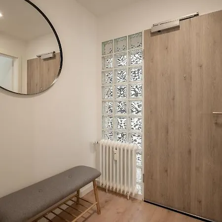 2-zimmer-apartment Mit Balkon - Naehe Sbahn Apartment *